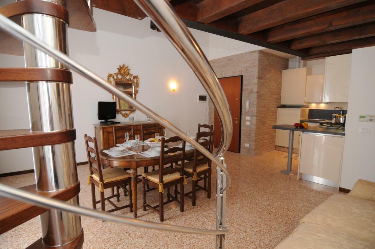Sunny Canal A/C Wifi Venice Luaran gambar
