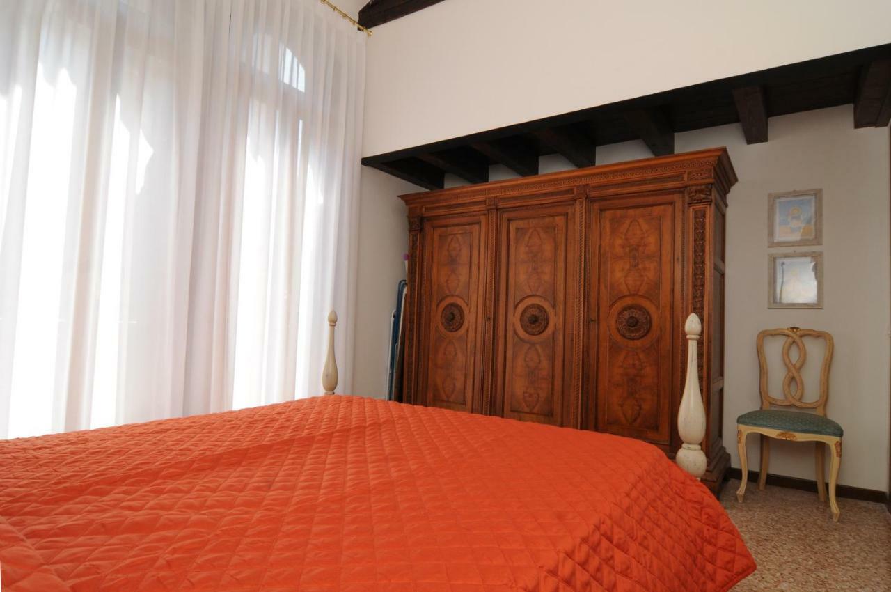 Sunny Canal A/C Wifi Venice Luaran gambar