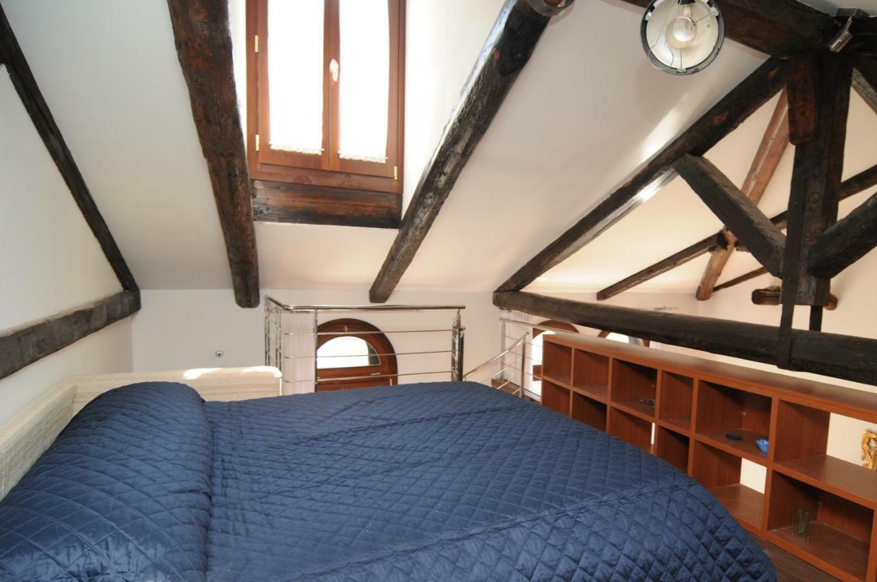 Sunny Canal A/C Wifi Venice Luaran gambar
